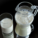 Молоко против партийного контроля