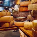 Лучшим сыром мира на конкурсе World Cheese Awards 2022 стал швейцарский грюйер