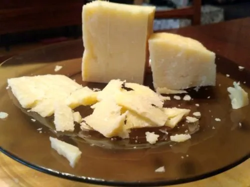 фотография продукта  сыр пармезан Grana Grotto, 9 месяцев