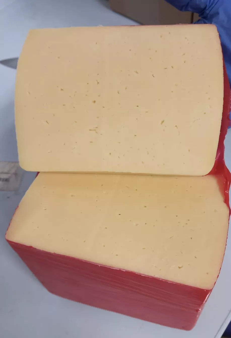 фотография продукта Сыр голландский 45%(брус) (цена от 20т)