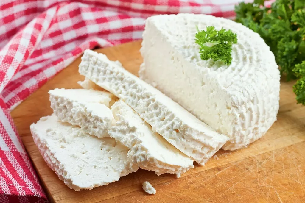 фотография продукта Сыр мягкий «по-Адыгейски» 45%