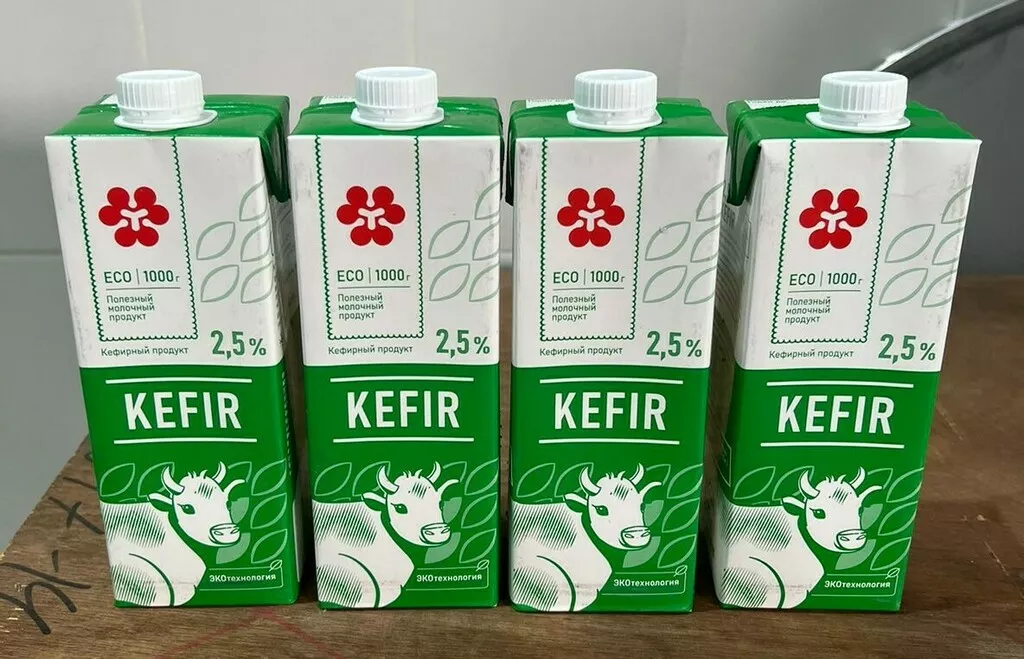 фотография продукта Кефир 2,5% срок годности 4 месяца